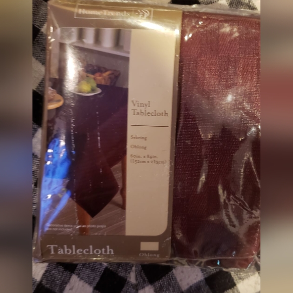 Vinyl Tablecoth - Picture 2 of 3